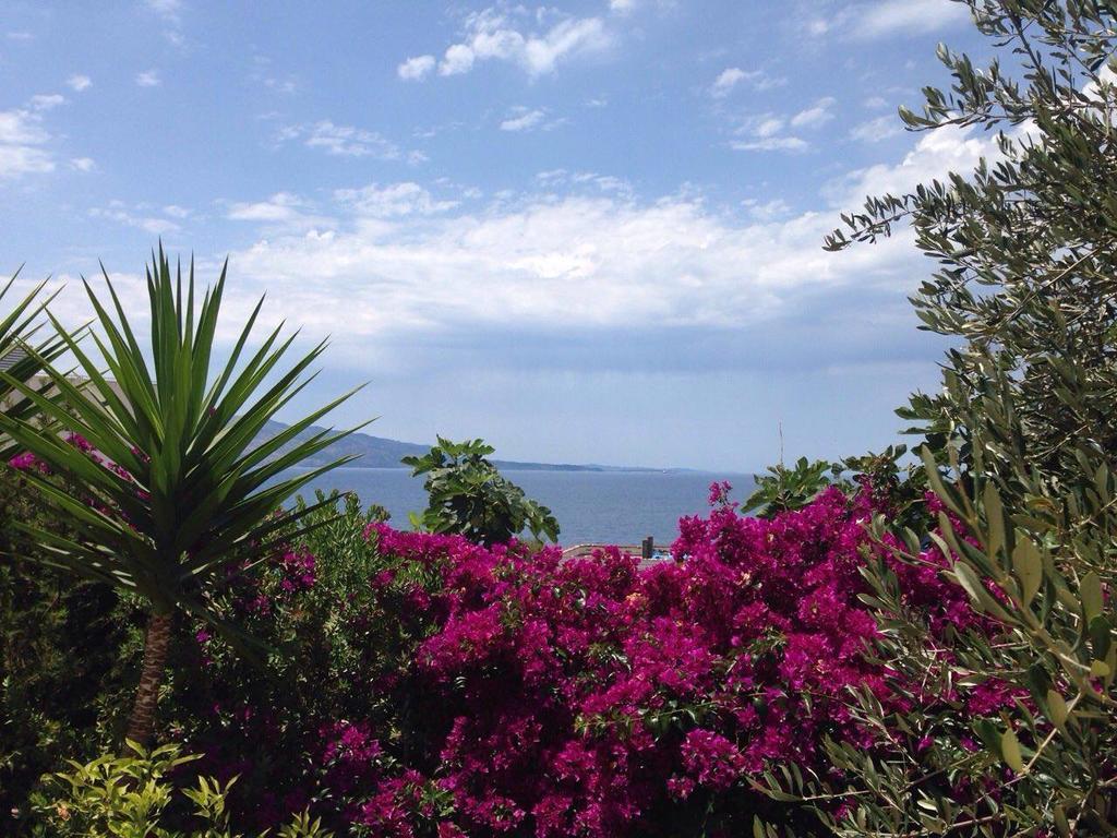 Apartments On The Beach Σαράντα Εξωτερικό φωτογραφία