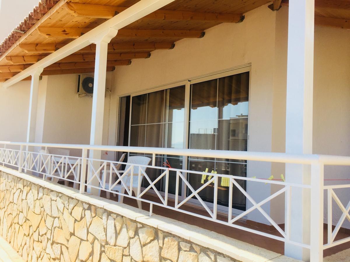 Apartments On The Beach Σαράντα Εξωτερικό φωτογραφία