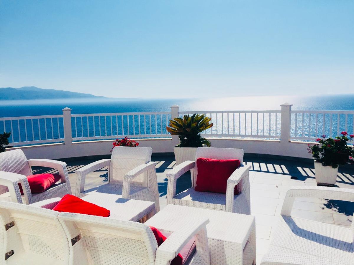 Apartments On The Beach Σαράντα Εξωτερικό φωτογραφία