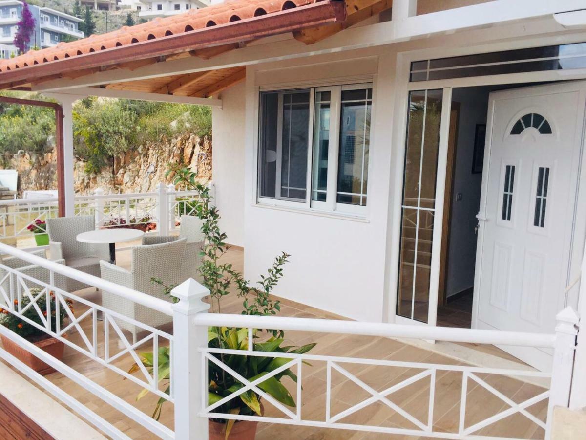 Apartments On The Beach Σαράντα Εξωτερικό φωτογραφία